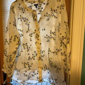 NWT Cream tunic with flowers, ruffles